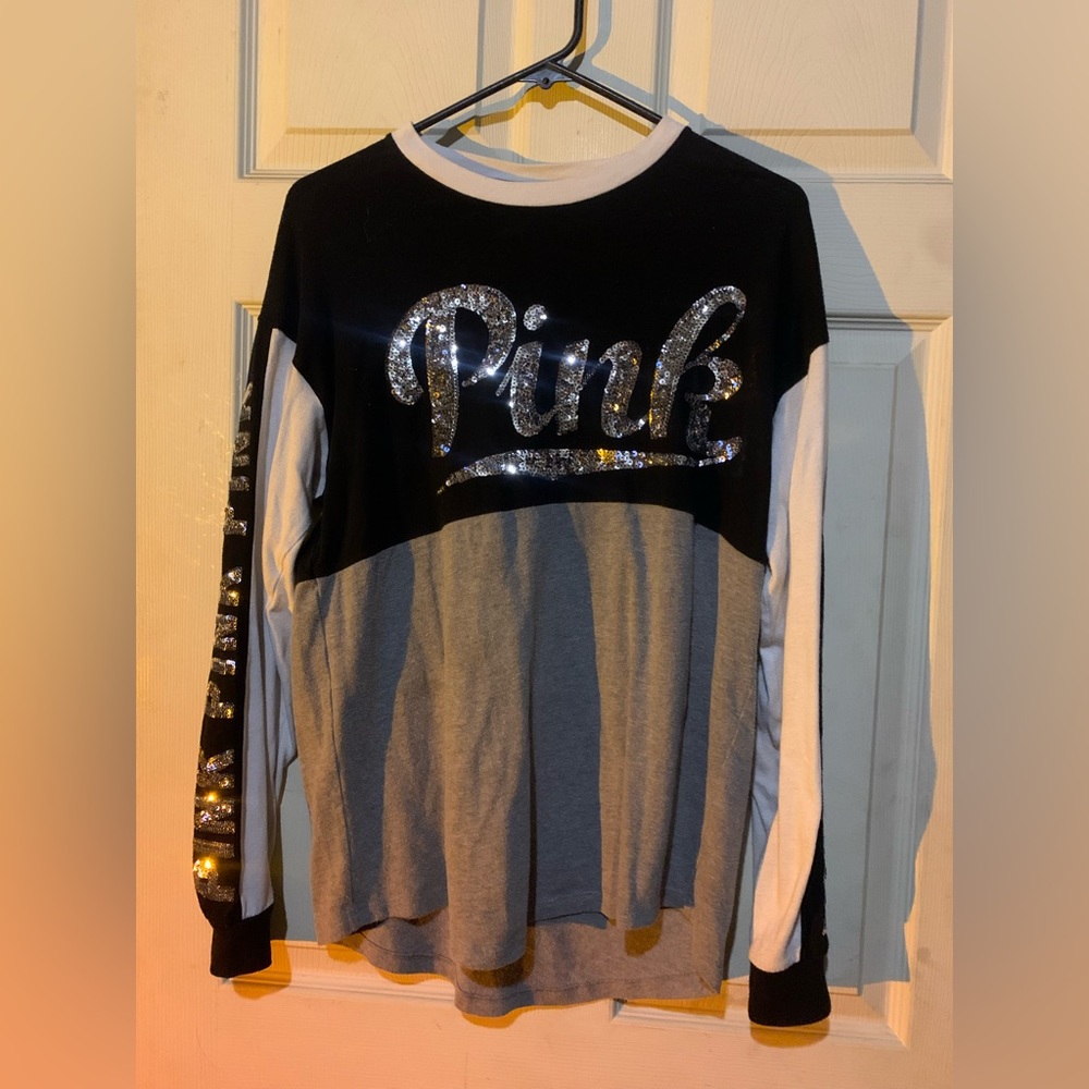 Long sleeve PINK vs shirt